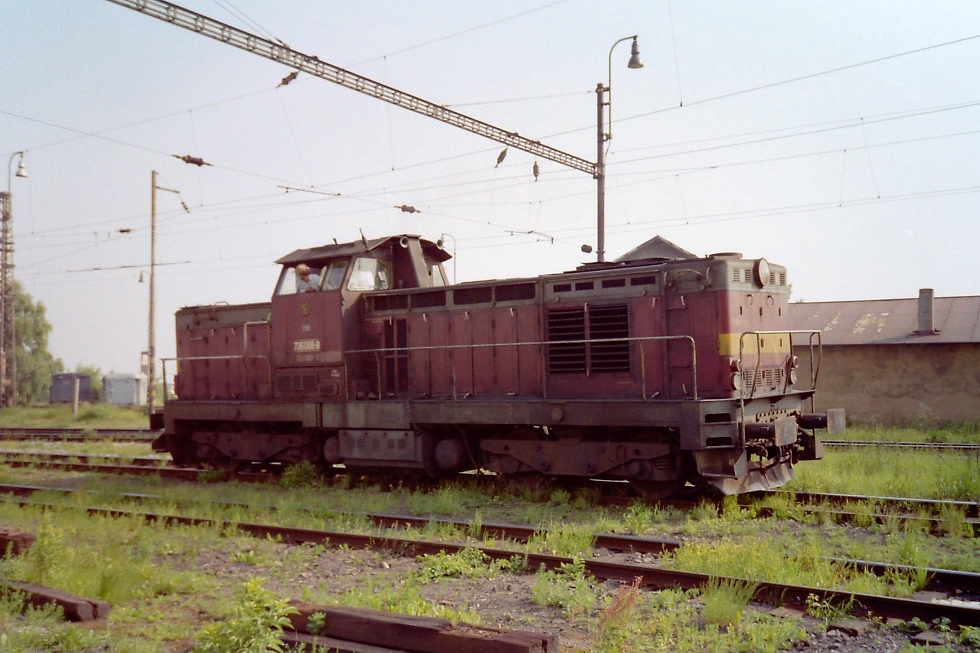 735 068-9