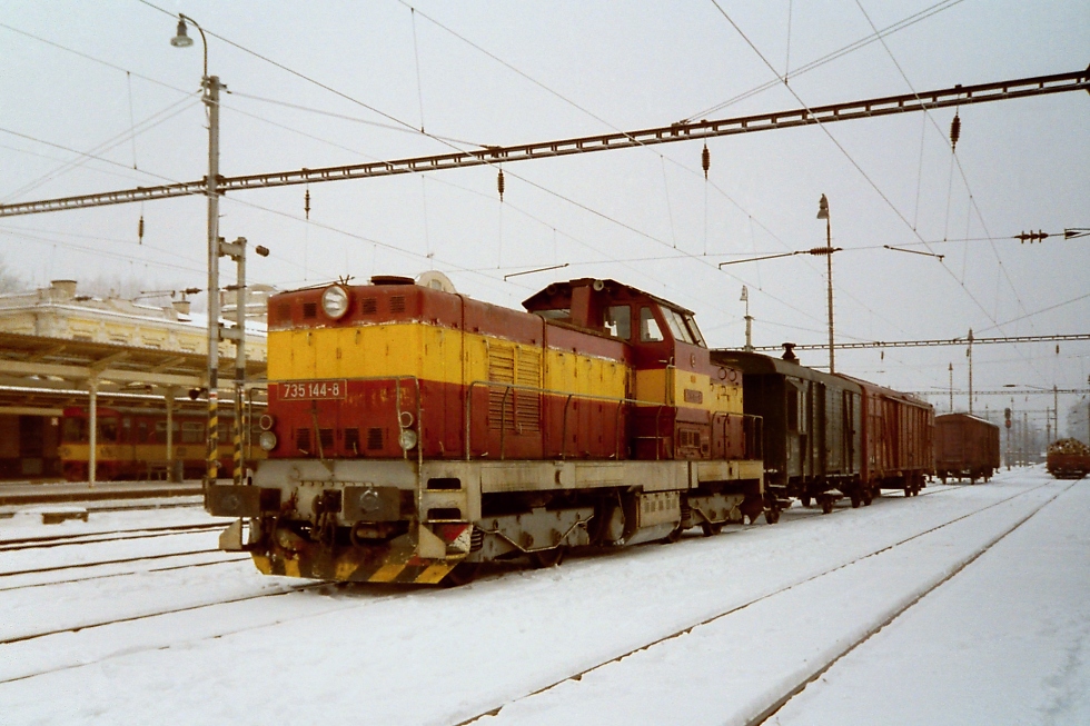 735 144-8