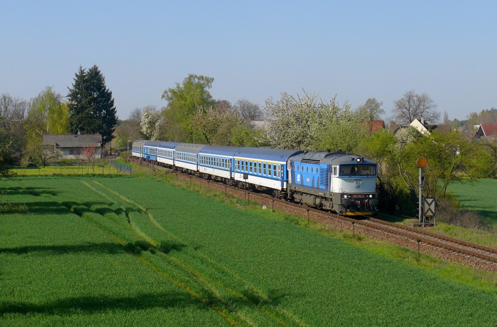 750 702-3