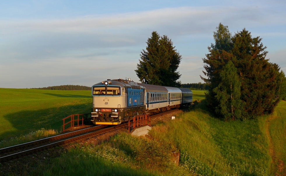750 703-1