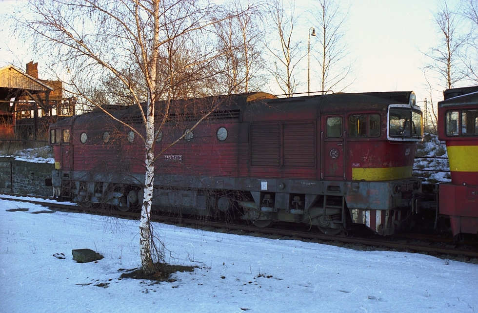 753 241-9