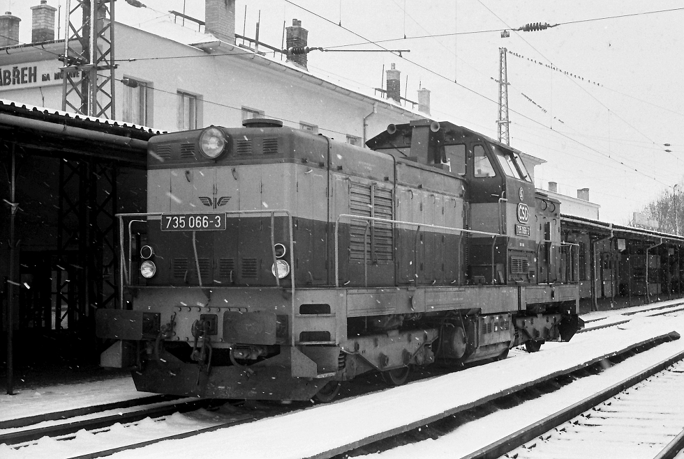 735 066-3