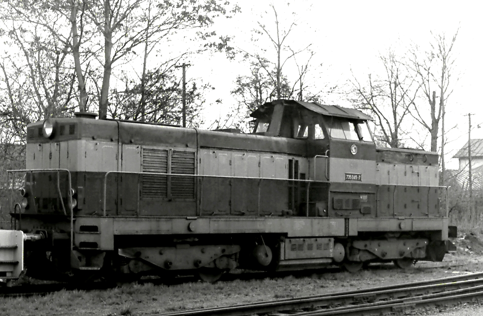 735 045-7