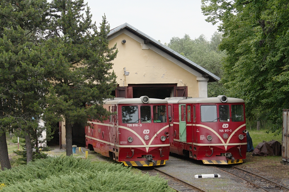 705 917