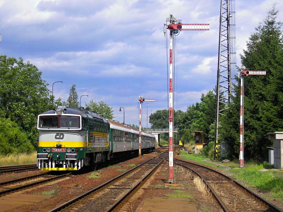 754 037-0