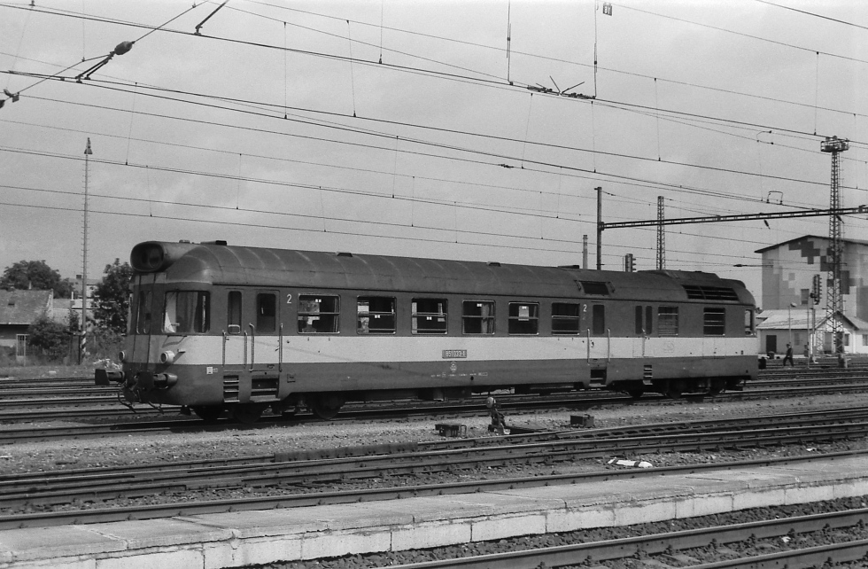 851 033-1