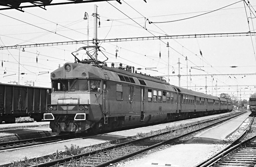 560 015-0