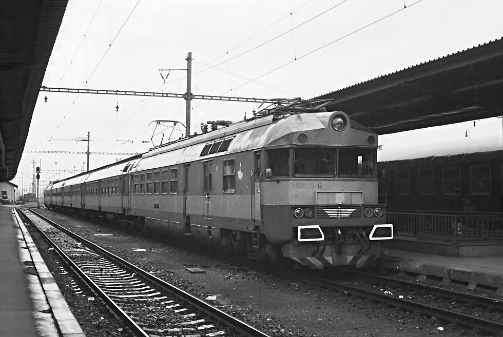 560 015-0