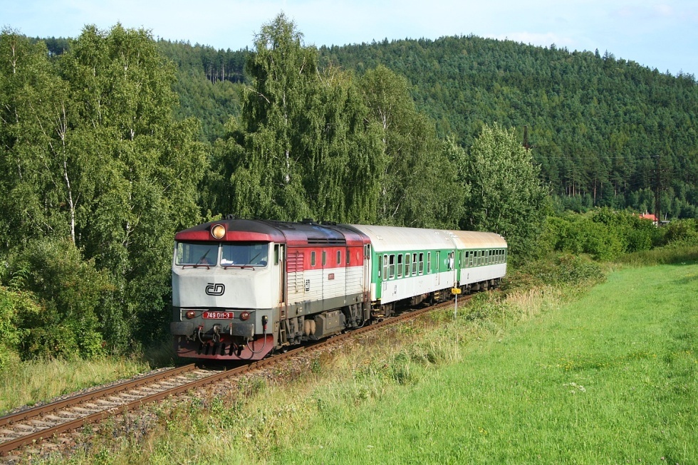 749 011-3