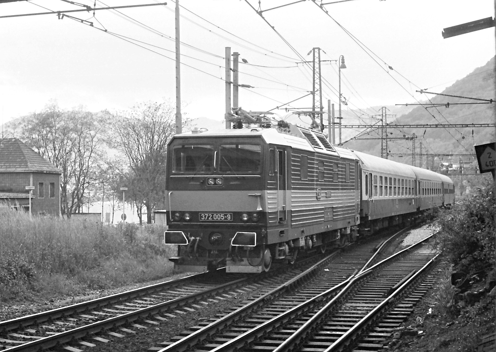 372 005-9