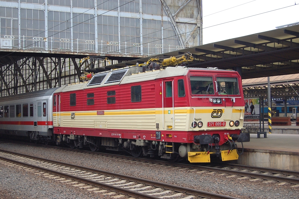 371 005-0