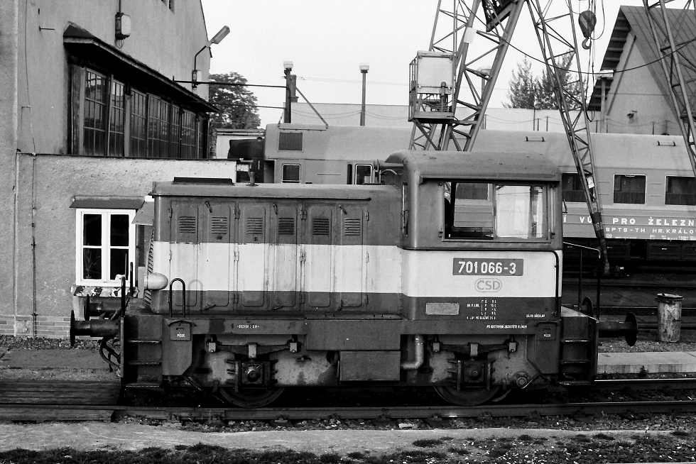 701 066-3