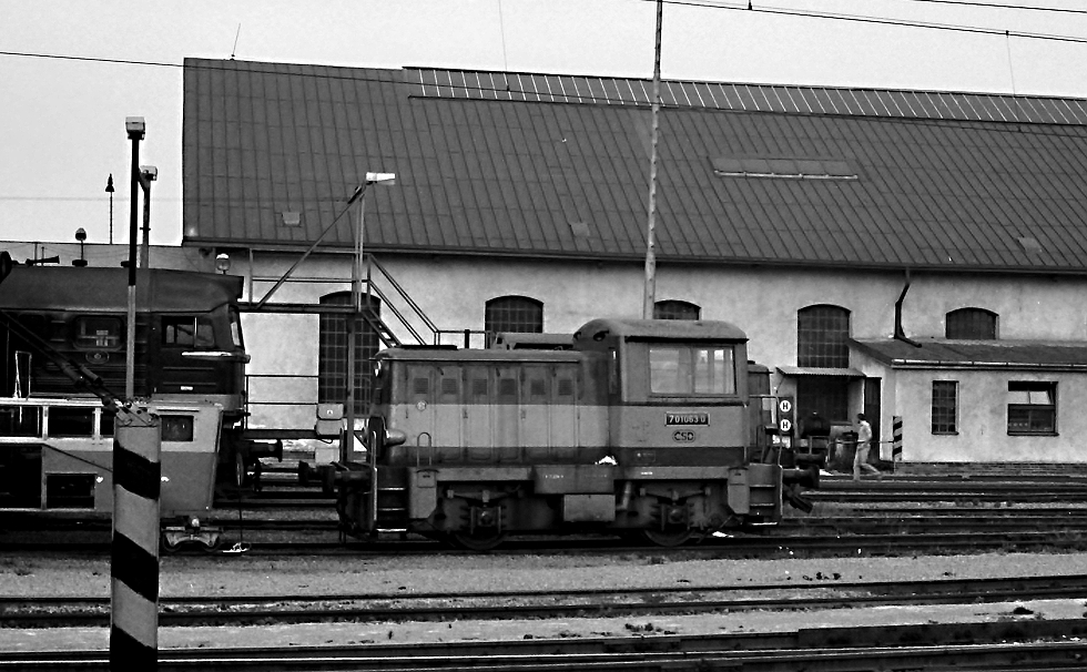 701 063-0