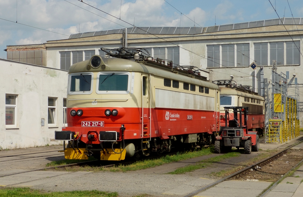 242 217-8