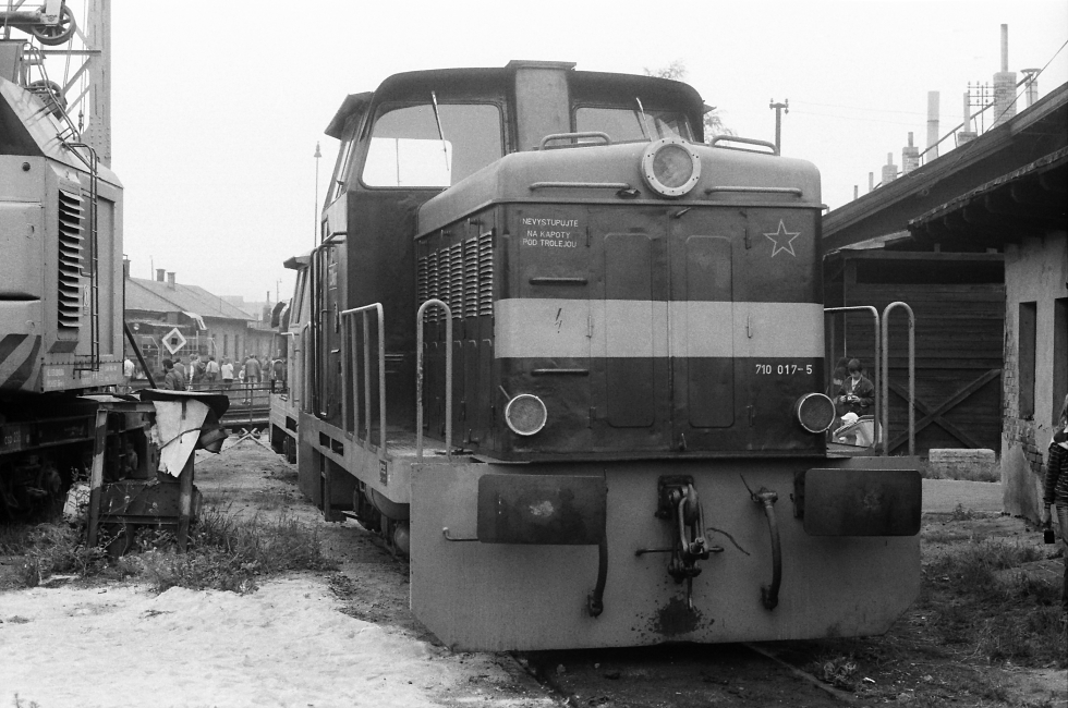 710 017-5