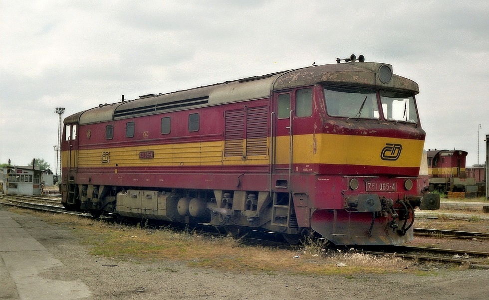 751 065-4