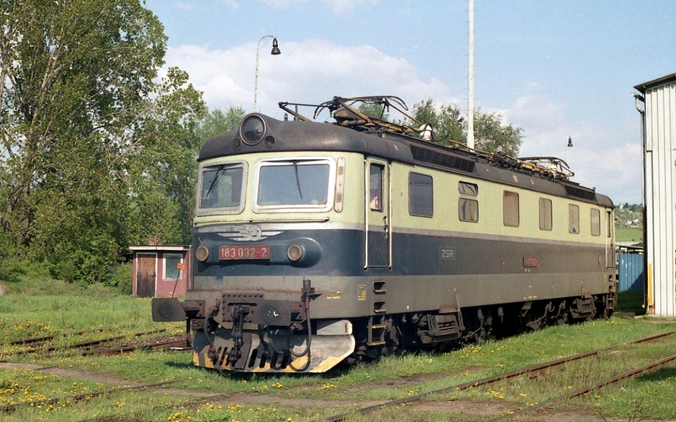 183 032-2