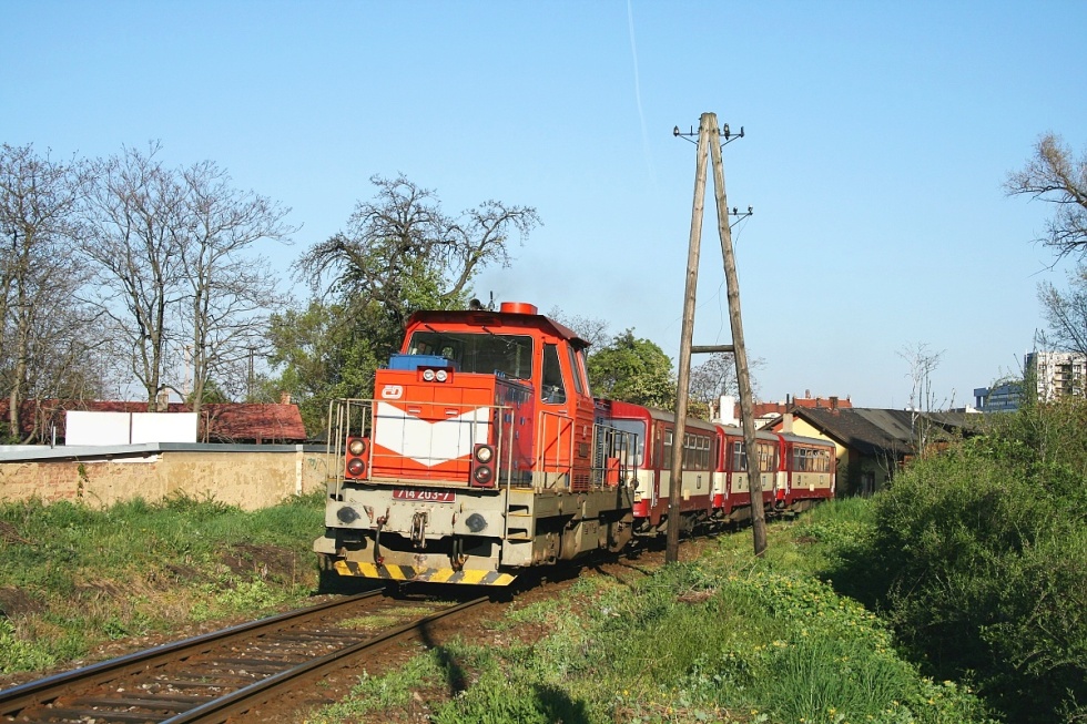 714 203-7