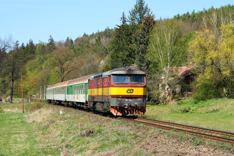 749 134-3