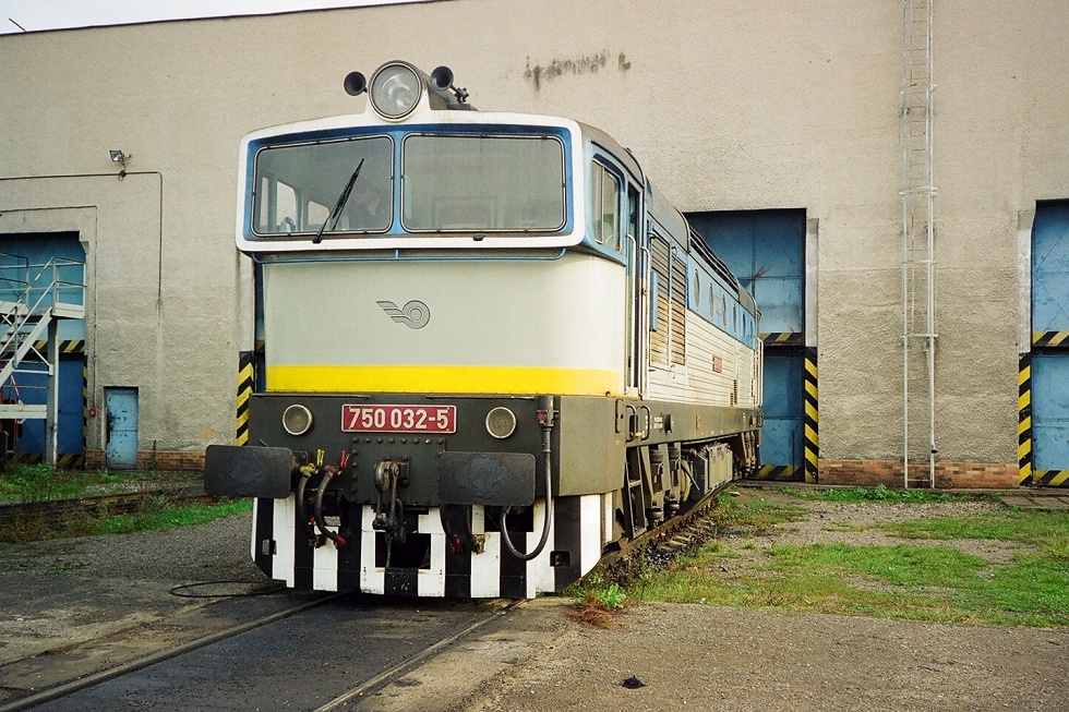 750 032-5
