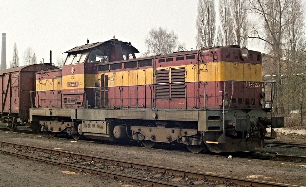 735 227-1