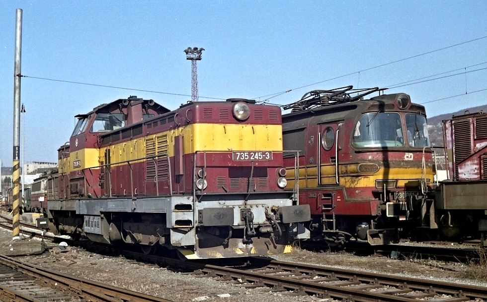 735 245-3