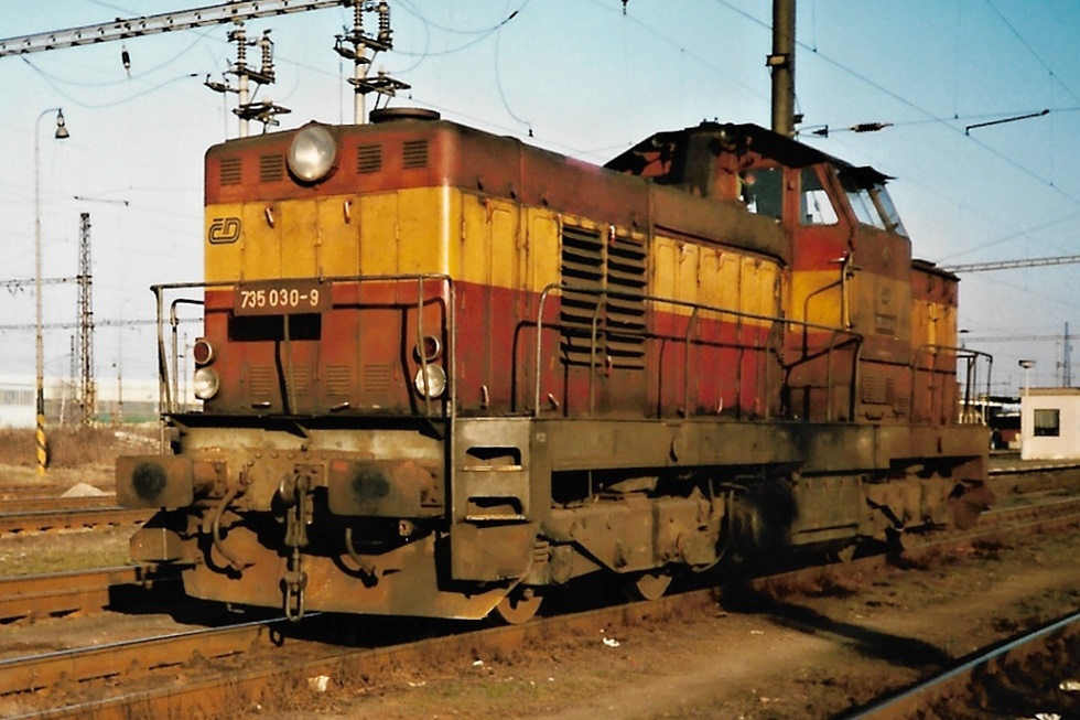 735 030-9