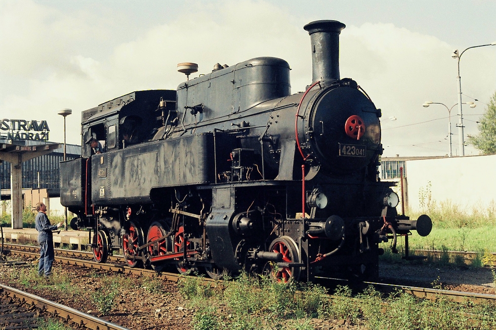 423.041