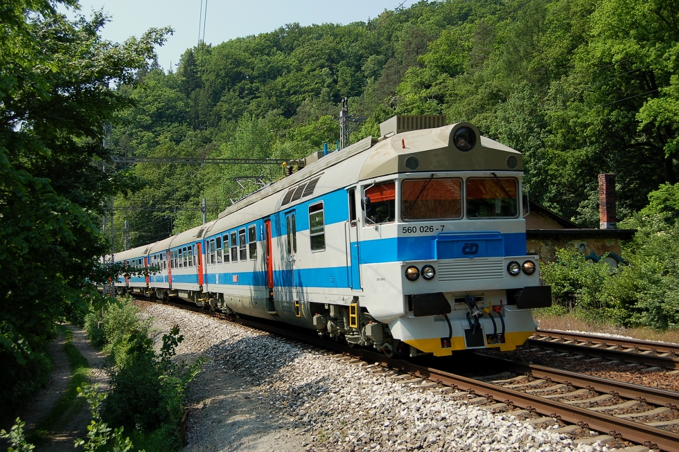 560 026-7