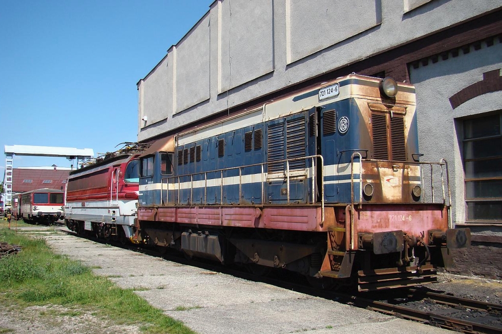 721 124-6