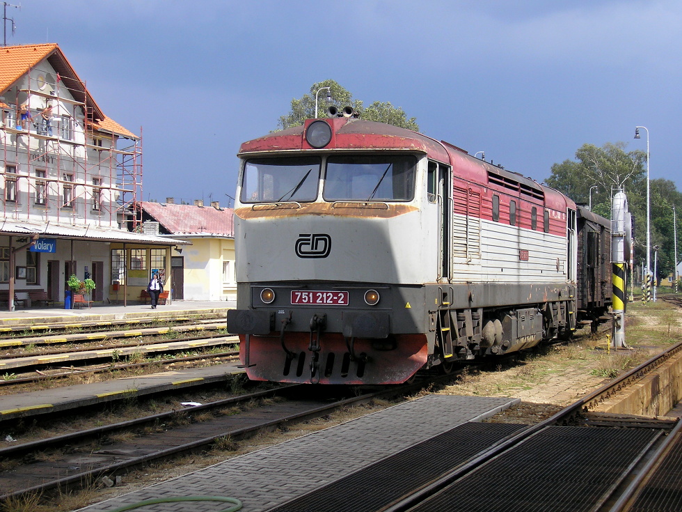 751 212-2
