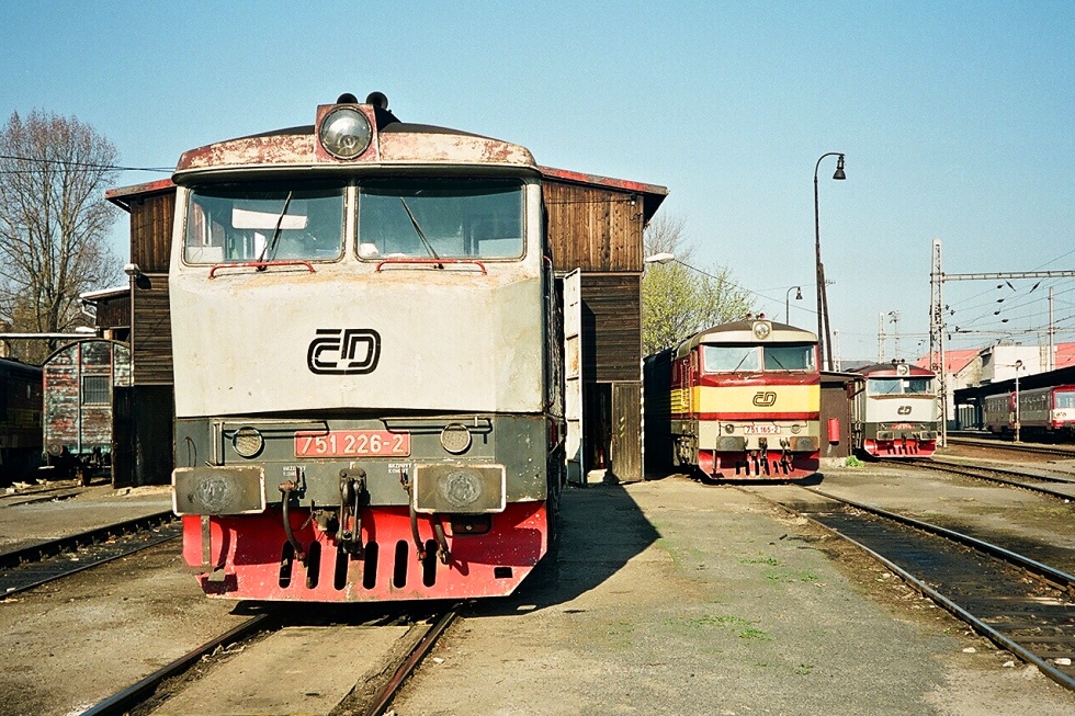 751 226-2