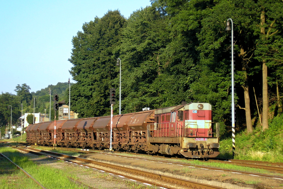 742 031-8