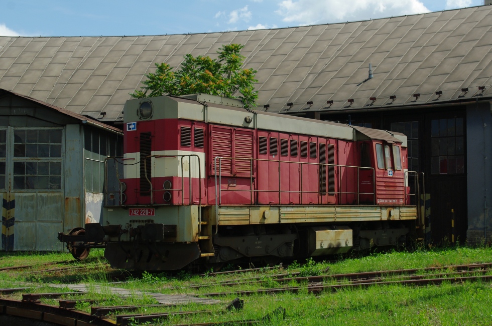 742 220-7
