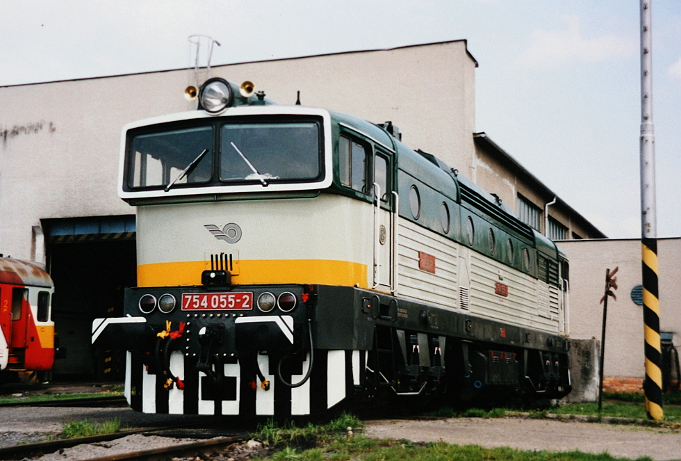 754 055-2