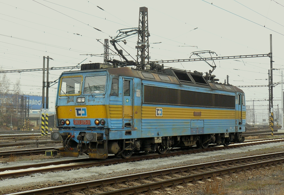 363 075-3