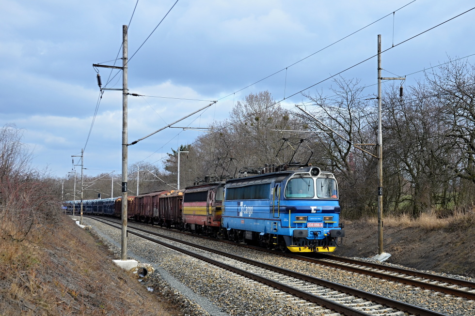 230 056-4