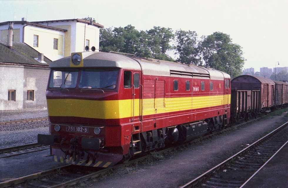 751 102-5