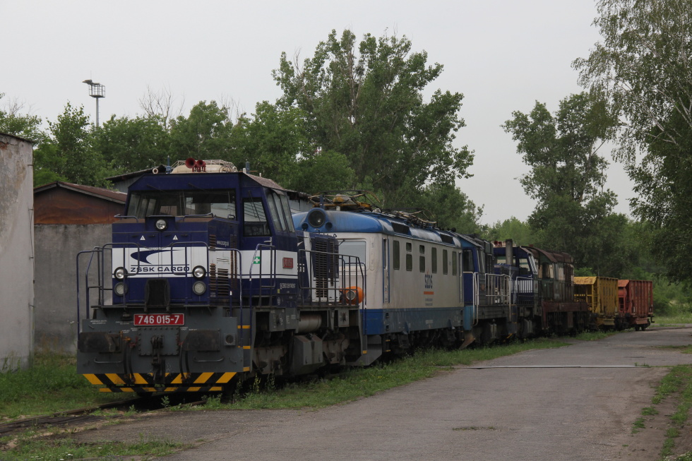 746 015-7