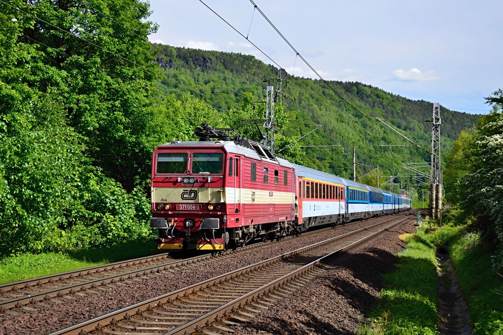 371 004-3