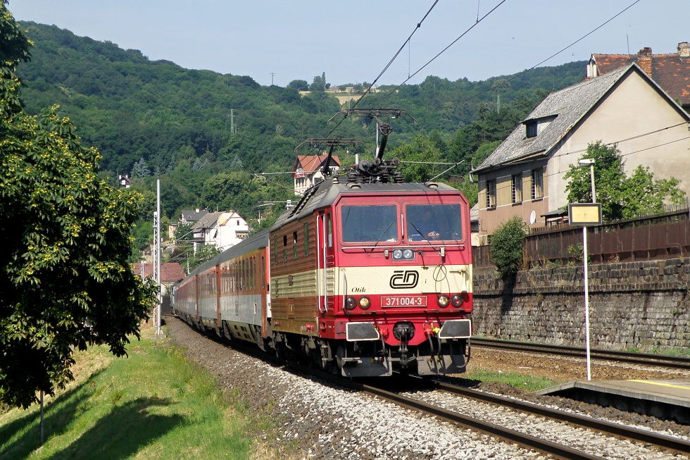 371 004-3