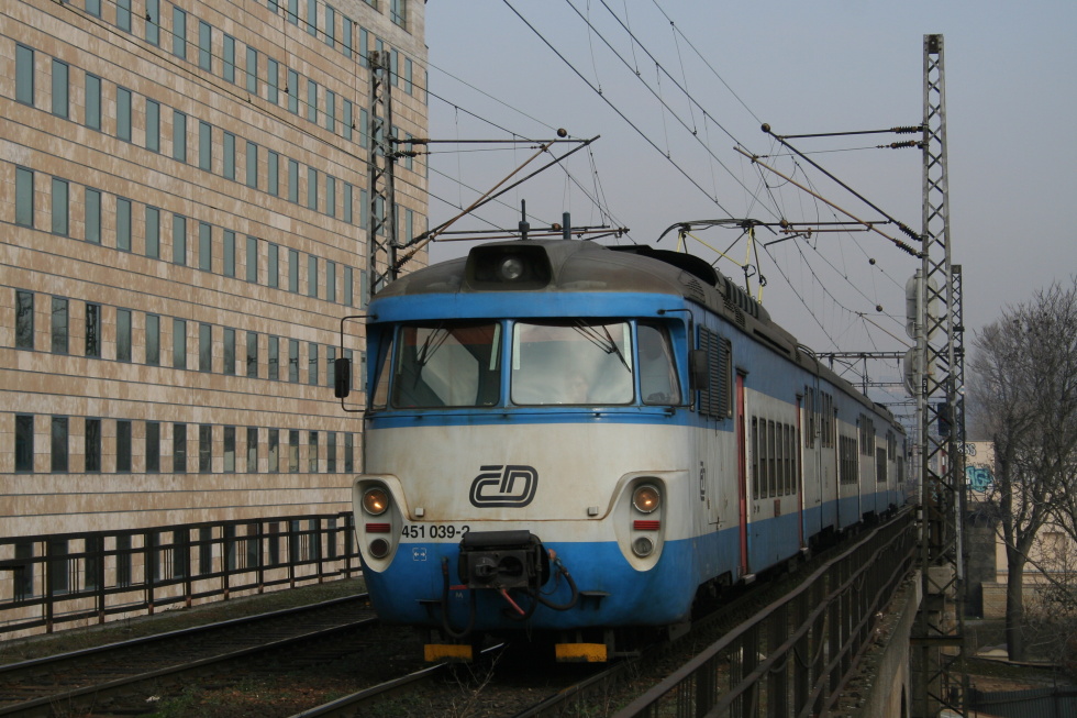 451 039-2
