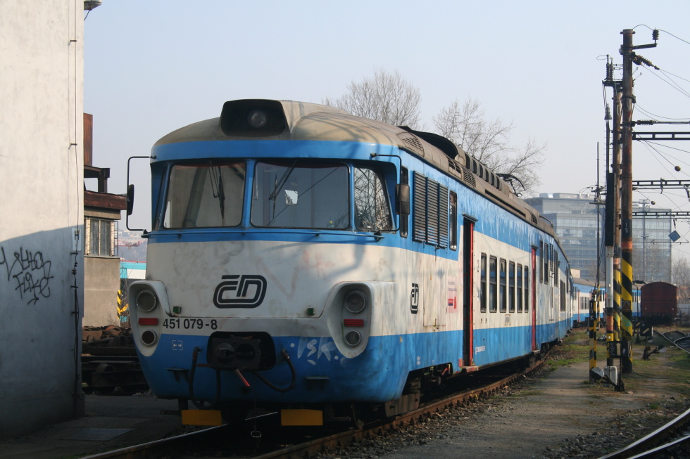 451 079-8