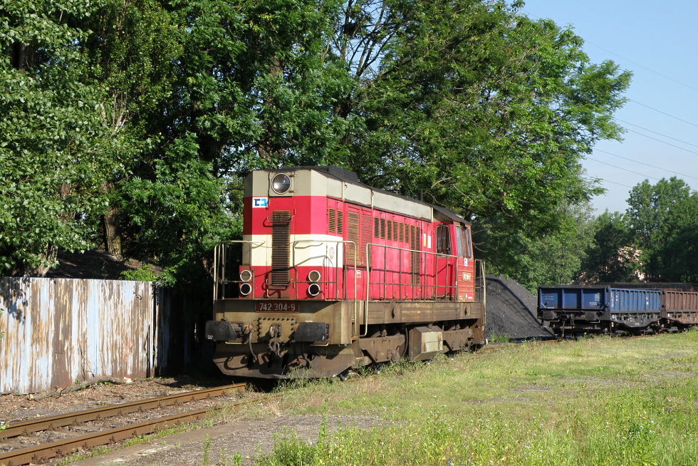 742 304-9