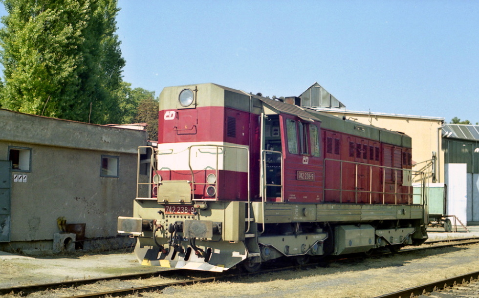 742 238-9
