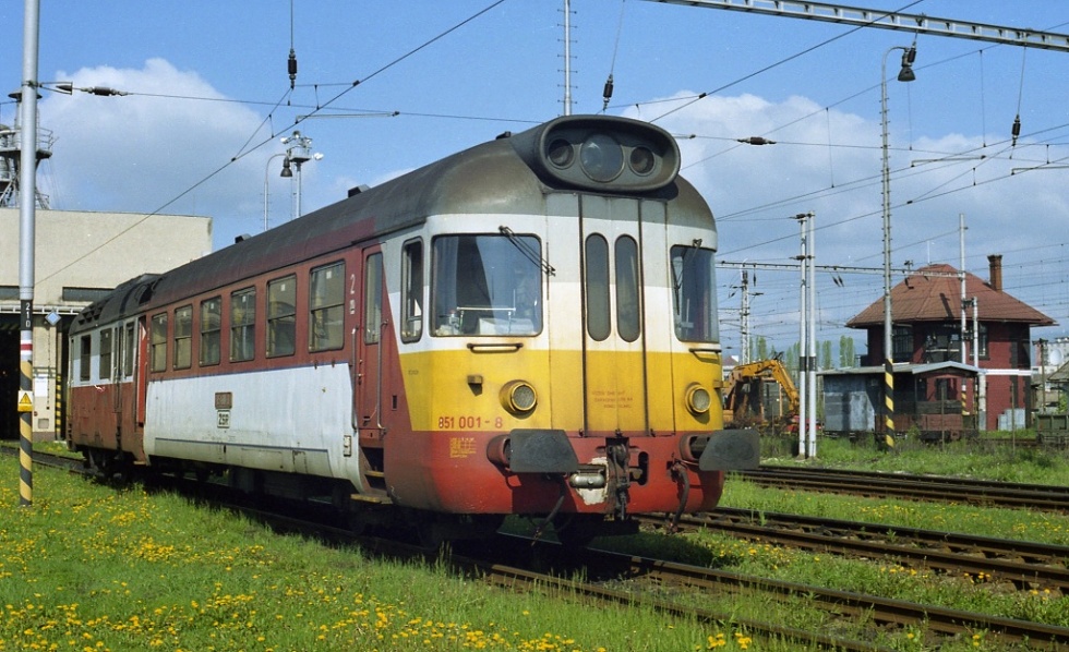 851 001-8