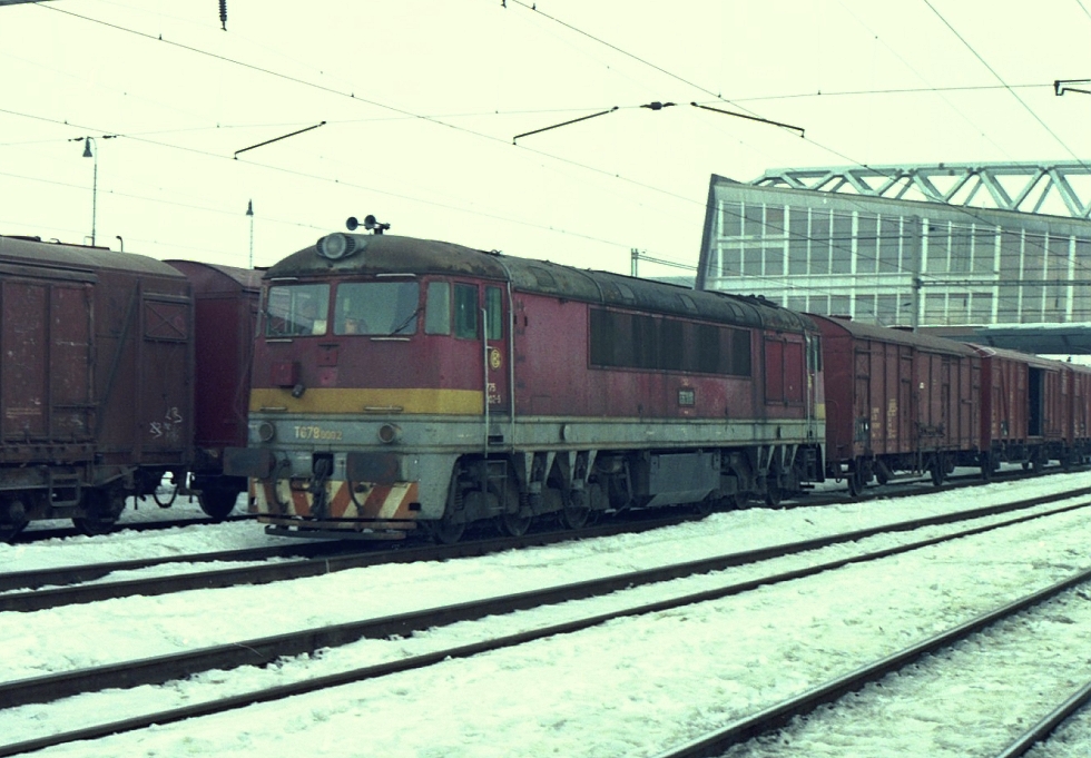 775 002-9