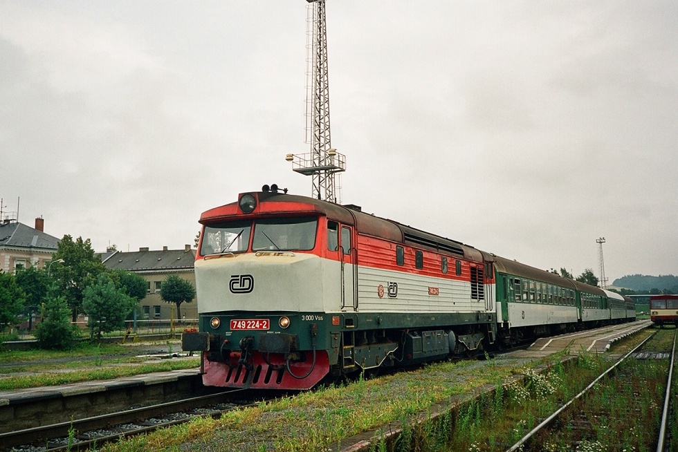 749 224-2