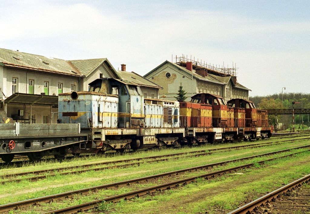 735 081-2