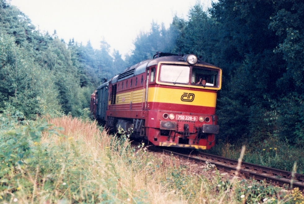 750 228-9